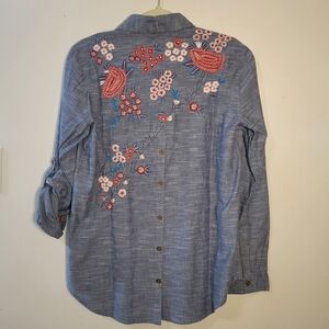 Sahalie Women's Medium Chambray Roll-tab Long sleeve Button down Embroidered Top